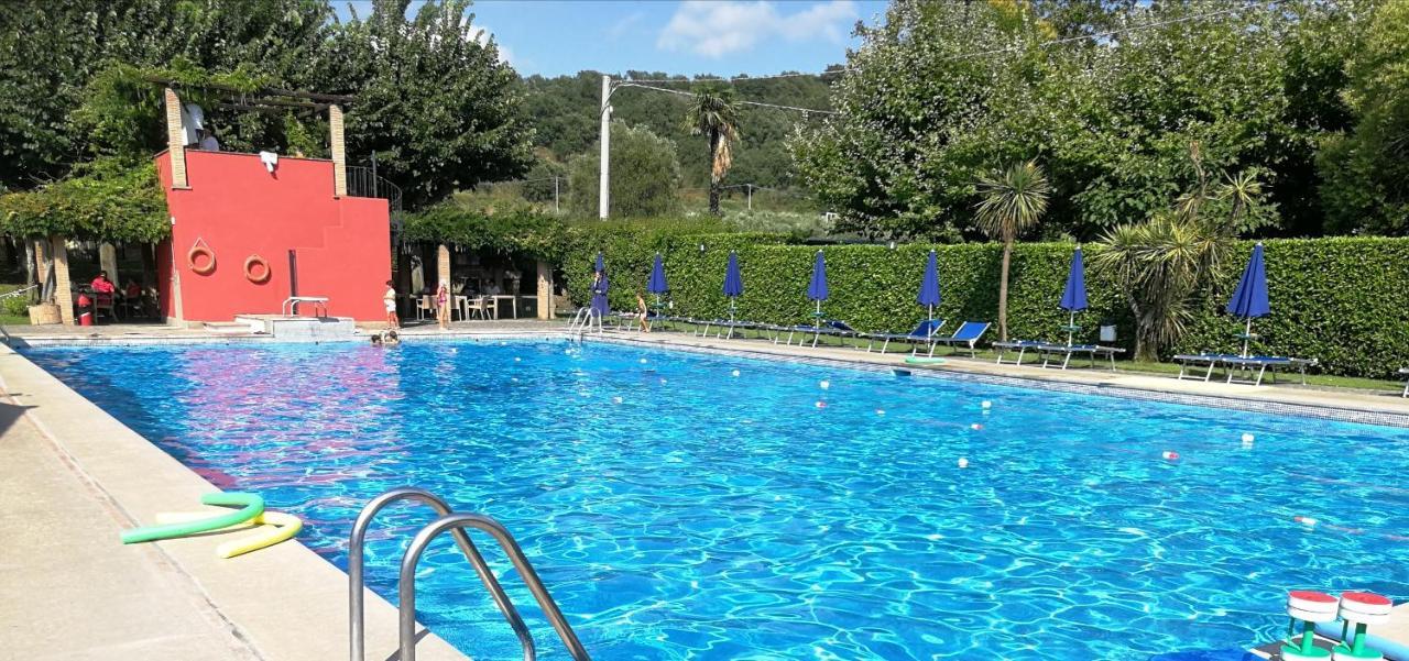 Hotel Il Casale Trevignano Romano Exterior photo